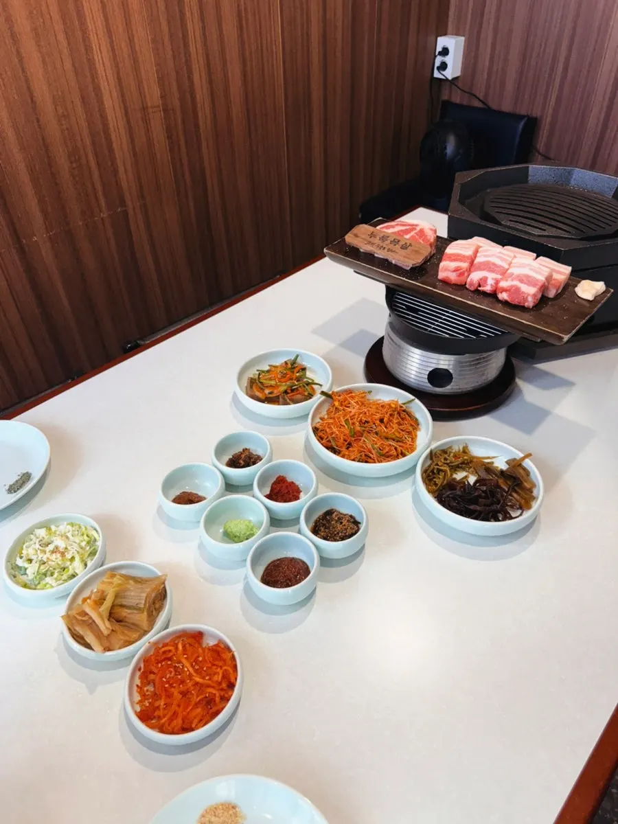 Exterior of Sanseong Meat Shop Dongnae Main Branch on Myeongnyun-ro in Dongnae