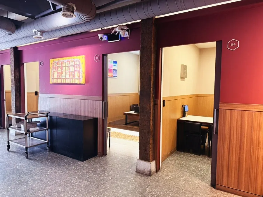 Regular seating area at Sanseong Meat Shop Dongnae Main Branch