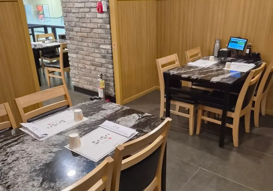Spacious table seating at Moshi Moshi Sushi