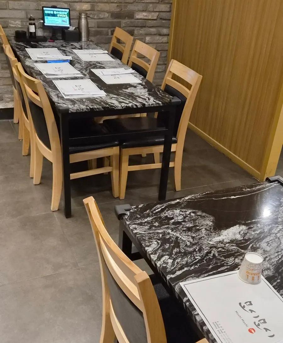 Open hallway seating at Moshi Moshi