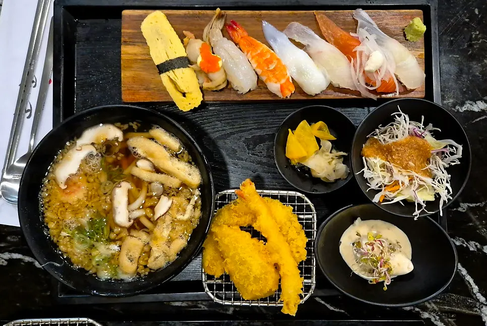 Sushi Hansang with sushi, tempura, and udon