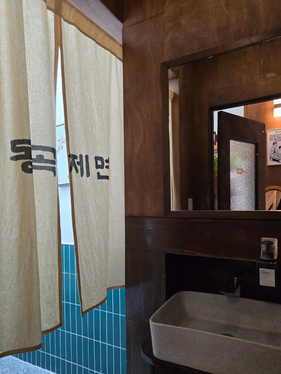 조리 과정이 보이는 오픈형 주방