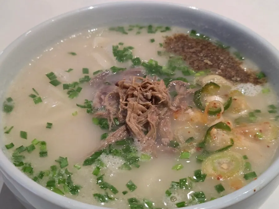 네 가지 칼국수 메뉴 전체 컷