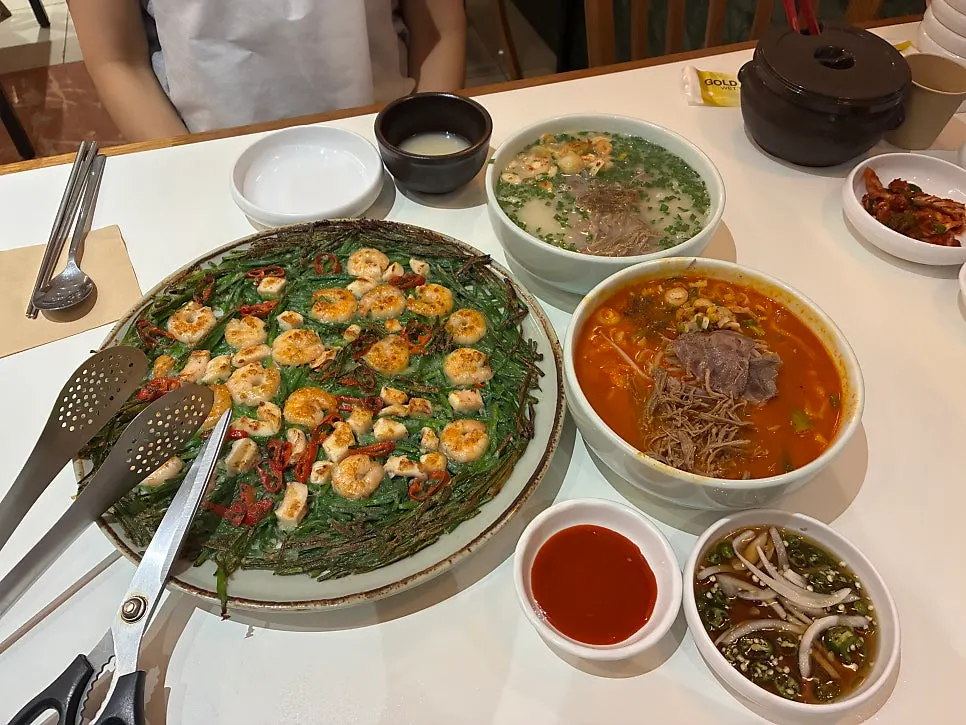 Kimchi and seasoned chili pepper side dishes