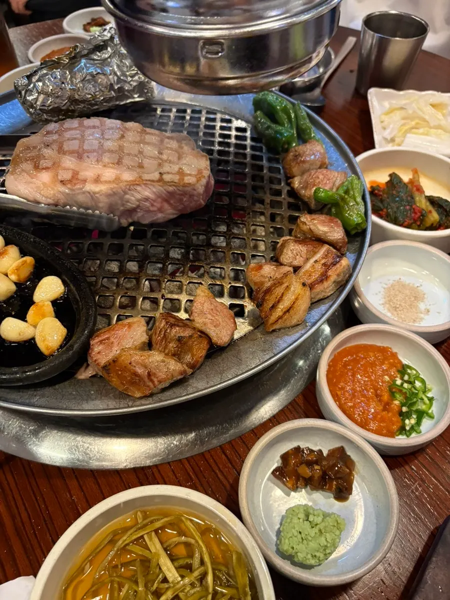 Thickly grilled Dongnae pork neck