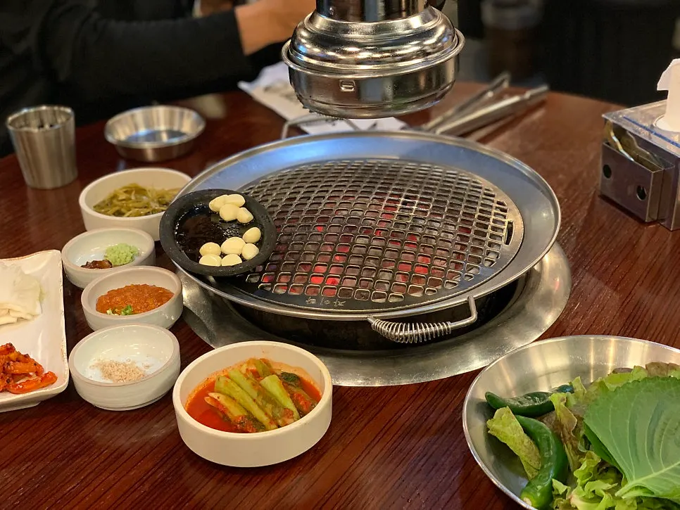 Basic side dish spread at Dongnaejeong