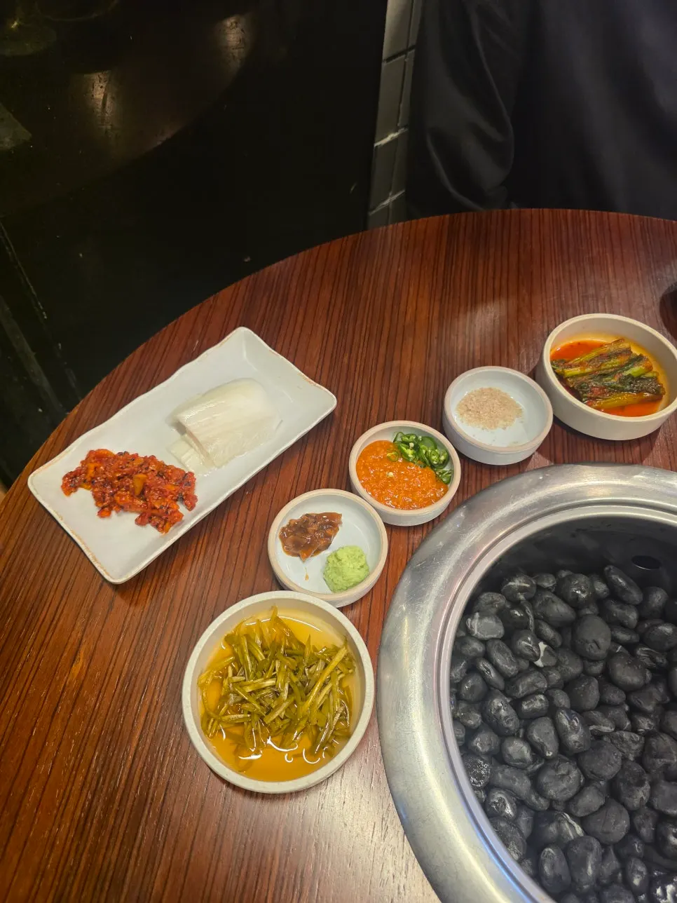 멜조림에 찍은 고기 한 점