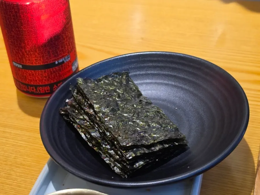 A small plate of fresh gim brought from the self-serve bar