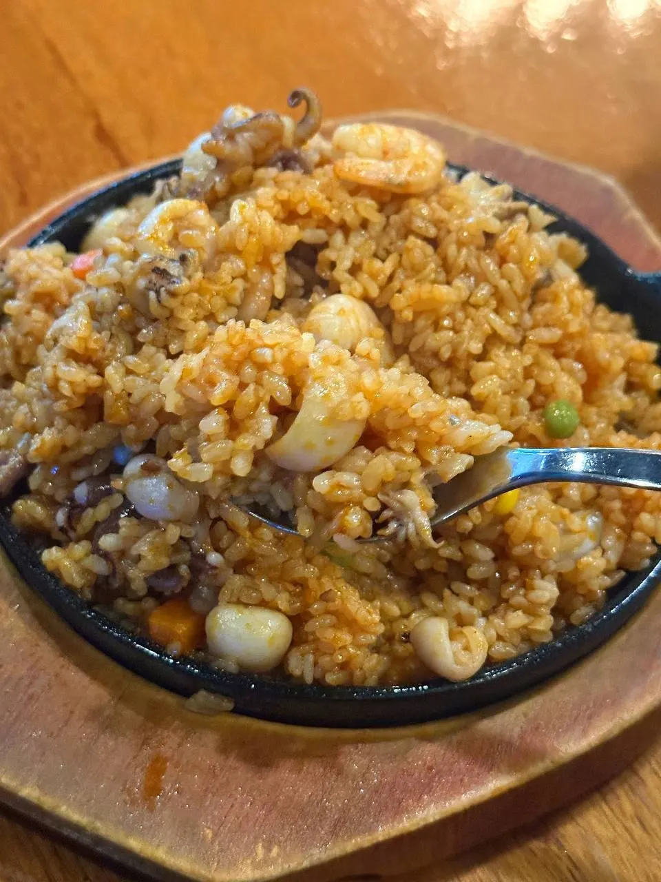 크기가 큰 탄두리크림치킨 한 접시