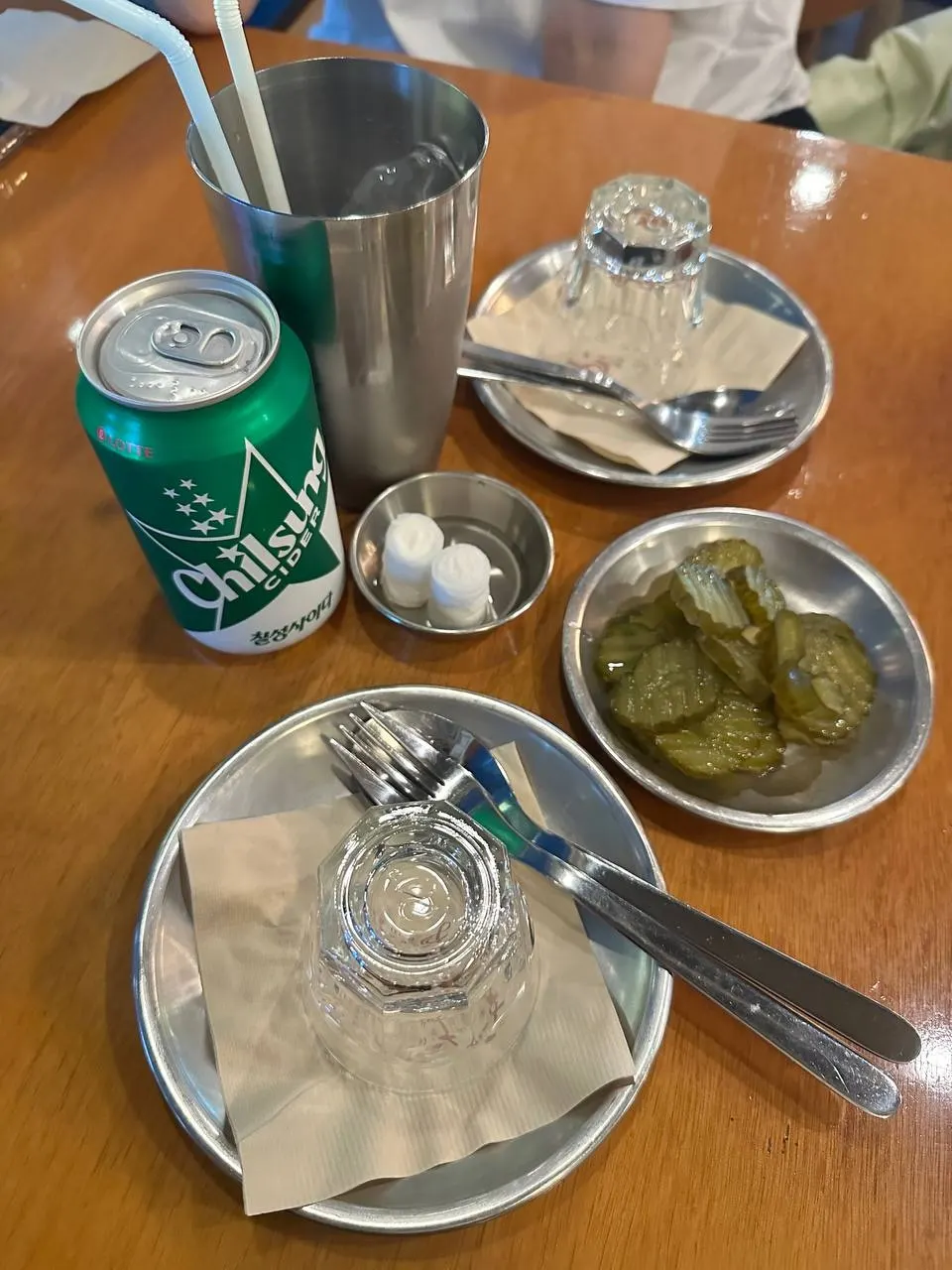 뜨거운 철판에 나온 해물볶음밥