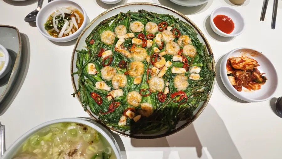 동곡제면 해물부추전세트 상차림