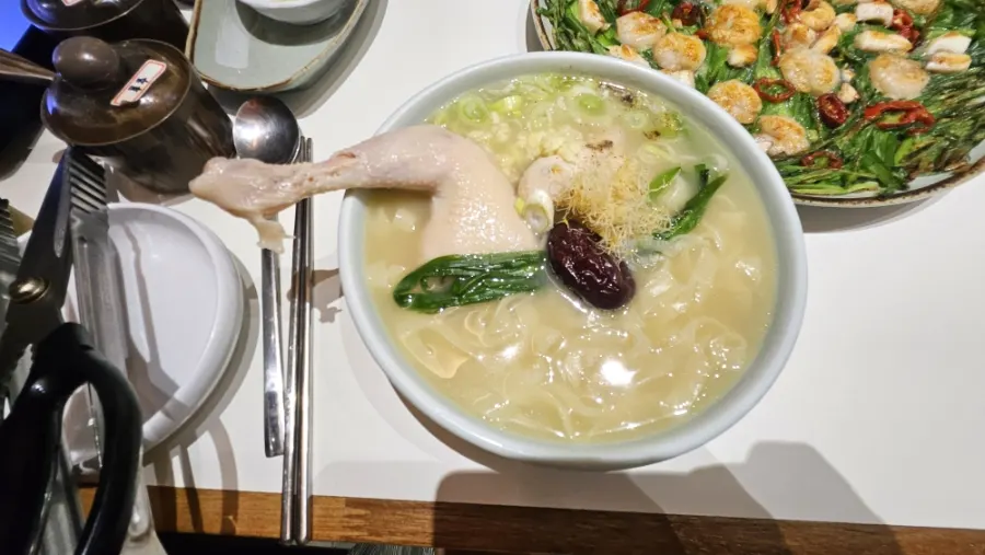 새우와 오징어가 들어간 부추전 단면