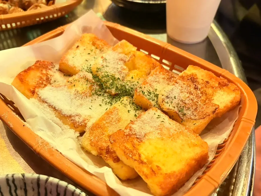 노릇하게 구워진 전남친토스트