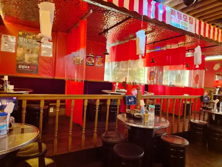 Retro-vibe seating at this Dongseong-ro pocha
