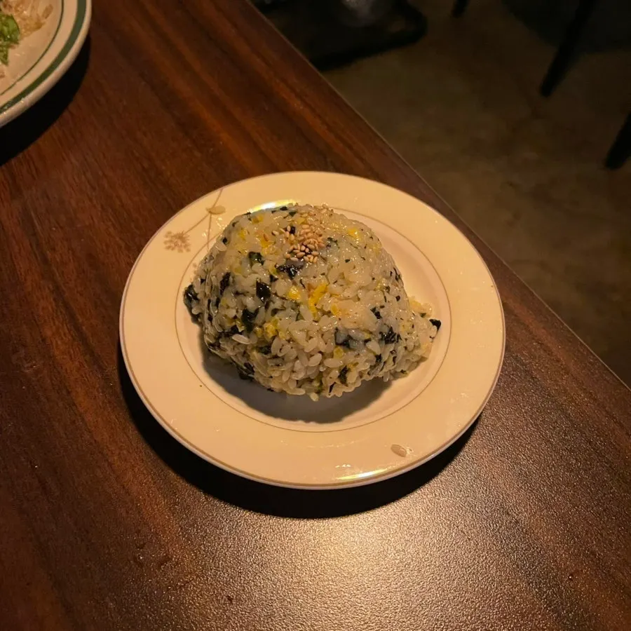 케찹과 함께 나온 치즈 계란말이