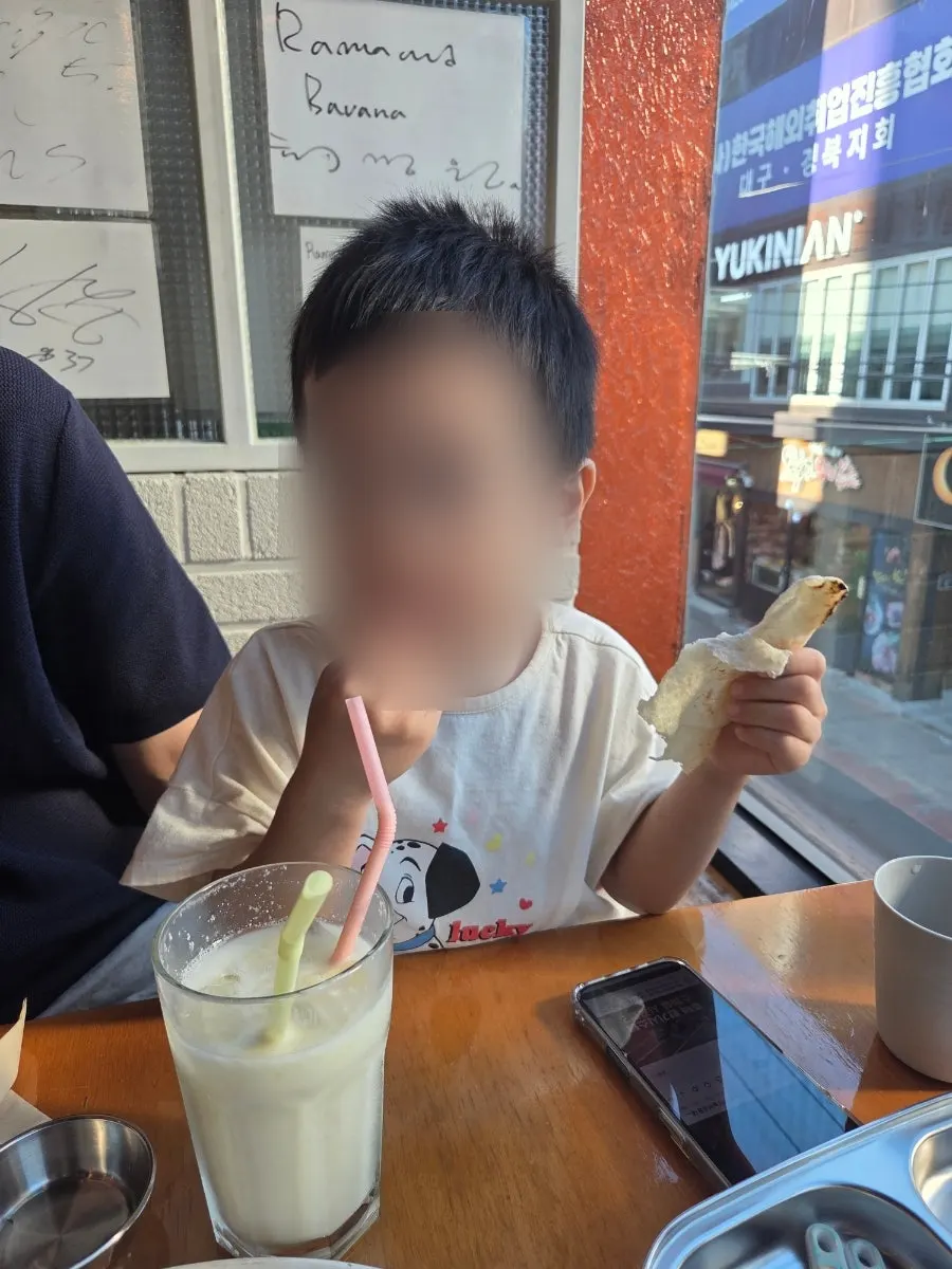 갓 구워 나온 따끈한 난