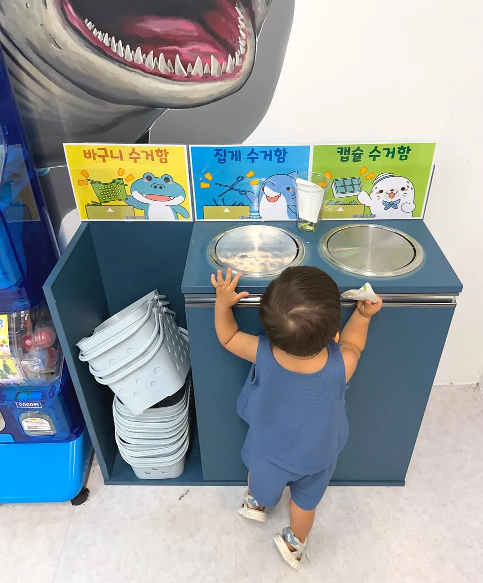Wish-writing activity area