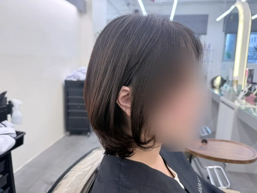 Back view showing the line brought out by texturizing