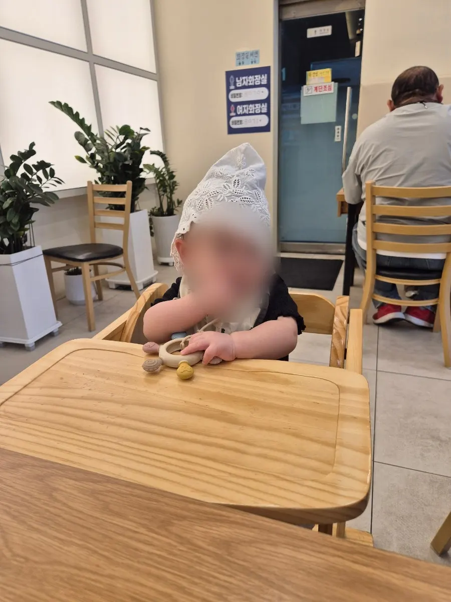 Baby chair set up in the restaurant