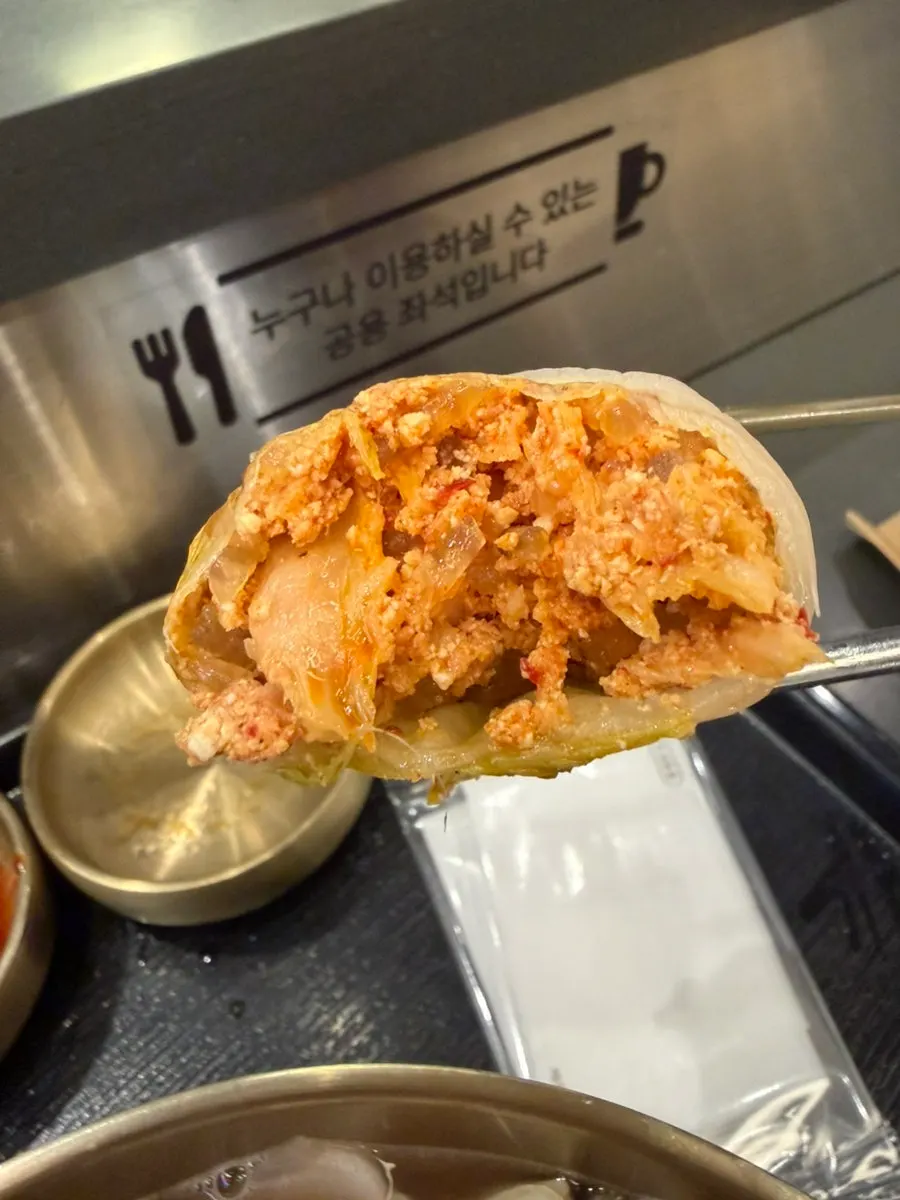 Baekok's cabbage dumpling wrapped in cabbage leaf