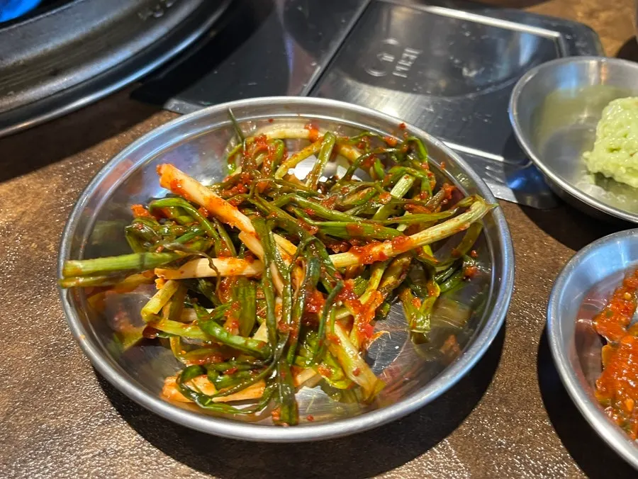 무항생제 돼지고기 삼겹살 굽는 모습