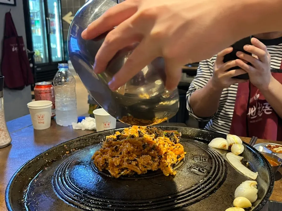 동탄 솥뚜껑 삼겹살 한 상