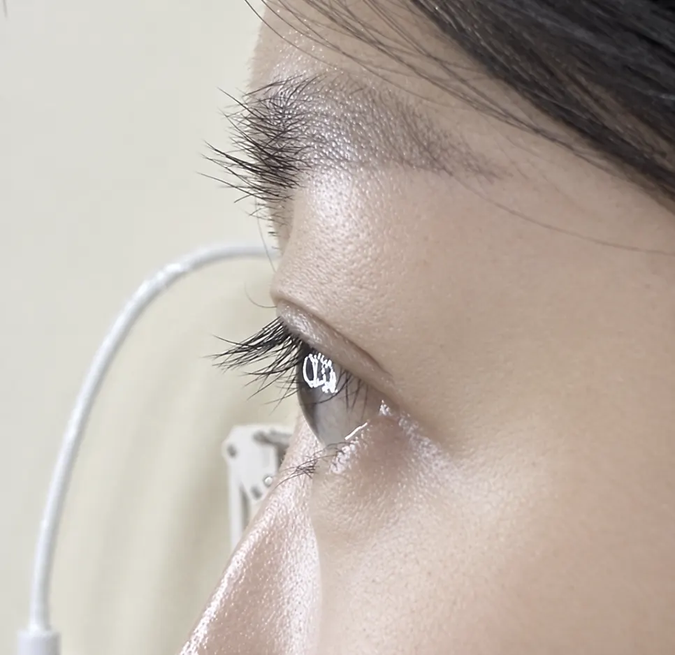 Close-up of lashes before treatment