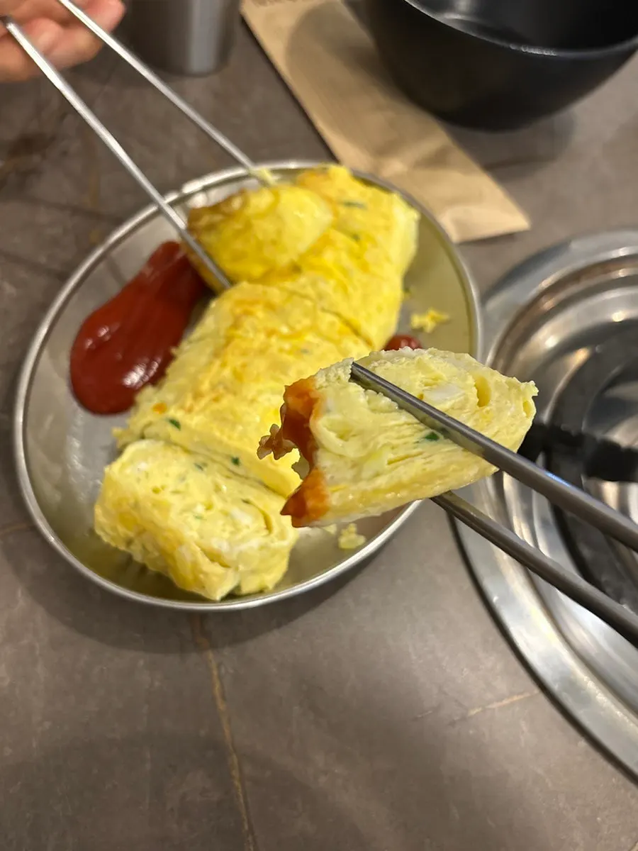 두툼한 계란말이 옆모습