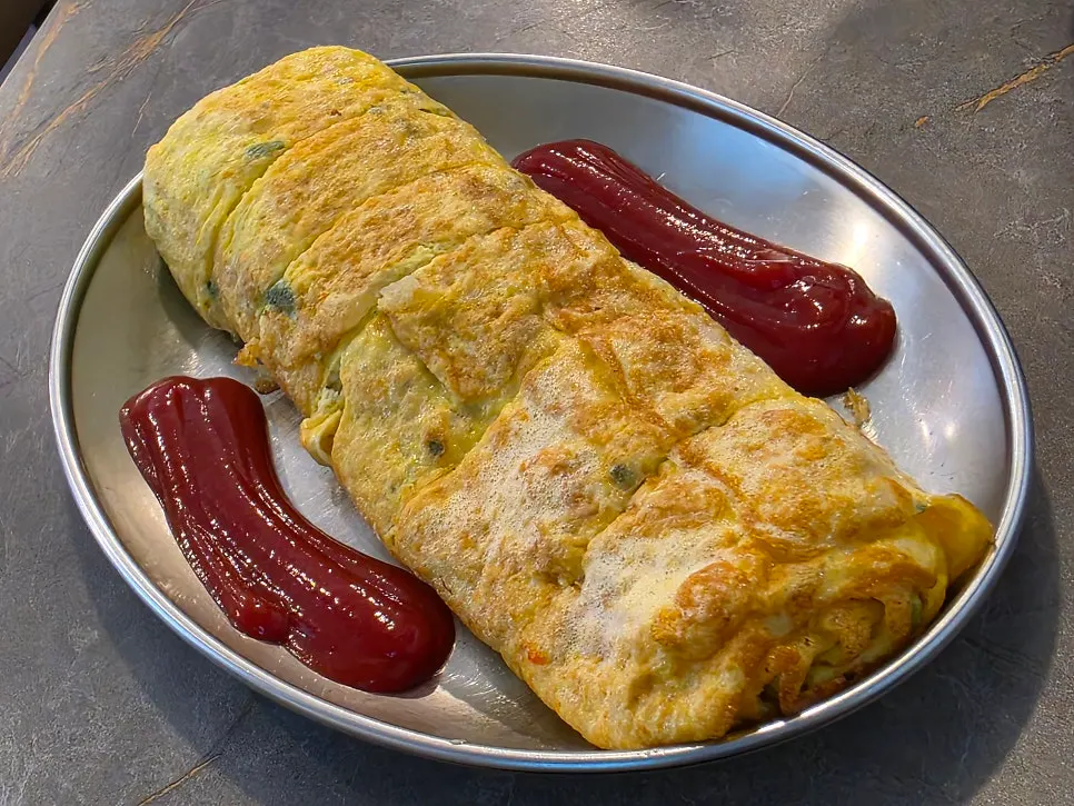 Thick egg roll made without salt