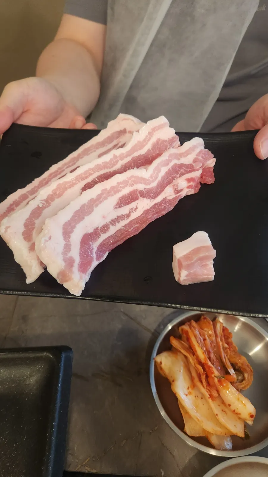 가족 손님이 많은 홀 분위기