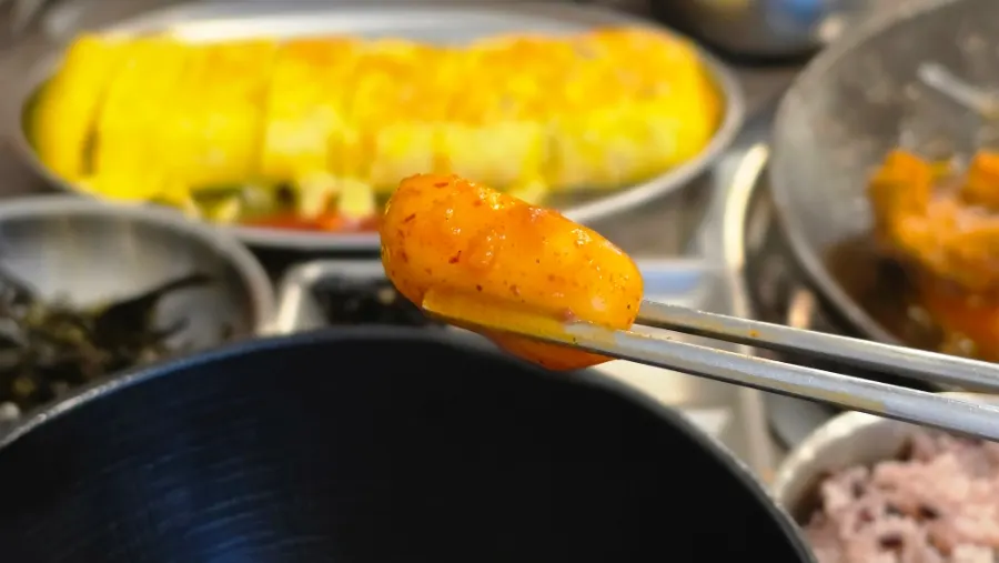 Cheese rice cake inside the duruchigi