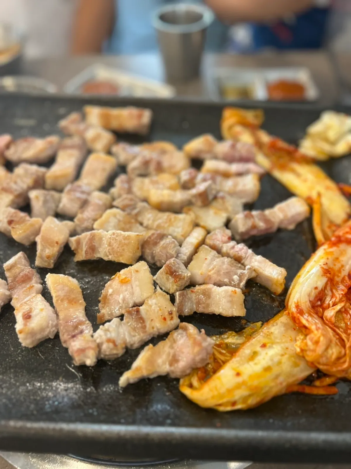 가위로 자른 삼겹살 200g 구이