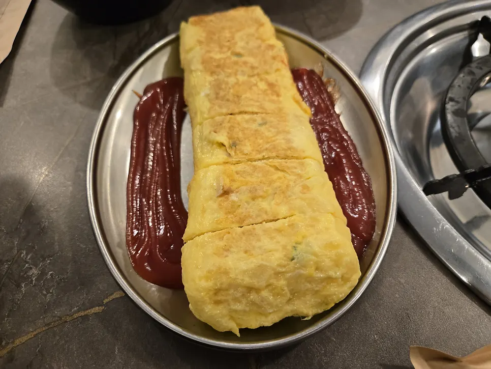 셀프바에서 가져온 반찬