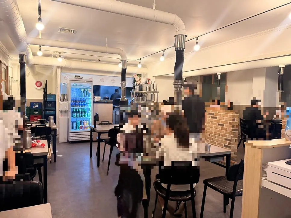 深鍋泡菜鍋&五花肉店內座位