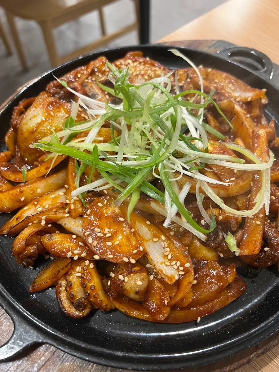 Mukbang screen watched while waiting for the sand timer