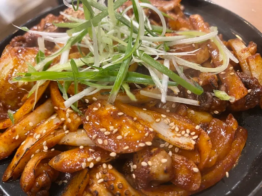 Mukbang screen watched while waiting for the sand timer