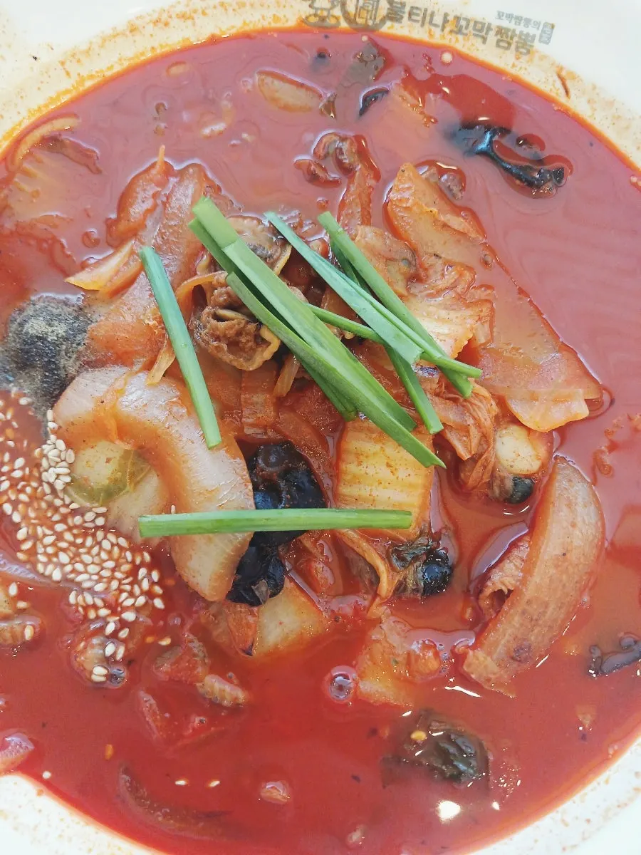 Children's jajangmyeon with finely chopped ingredients