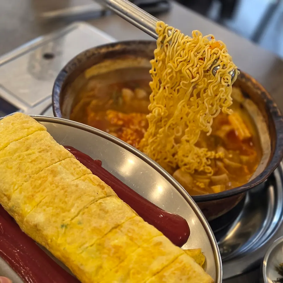 Close-up of the simmering kimchi jjigae