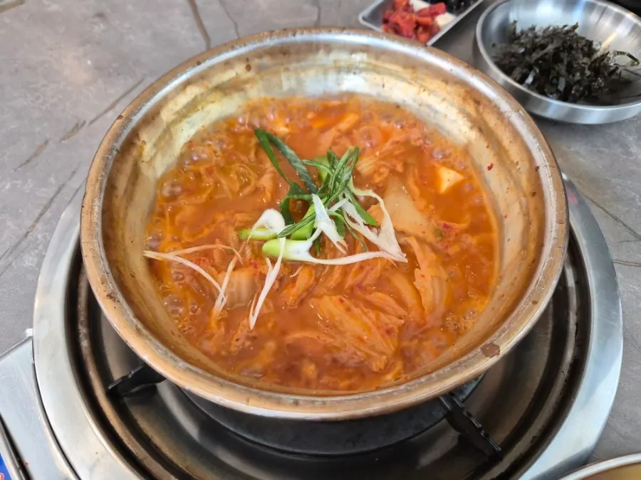 A Korean lunch combo well-suited to eating with a child