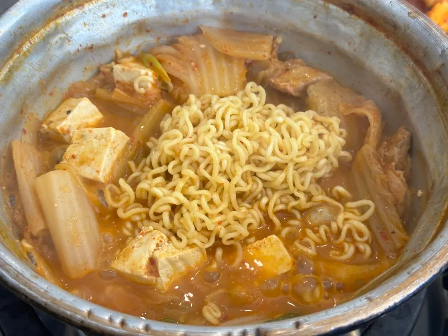 동탄 센트럴파크 한식 늦은 점심 김치찌개·두루치기 1인분씩, 양푼이김치찌개&삼겹살