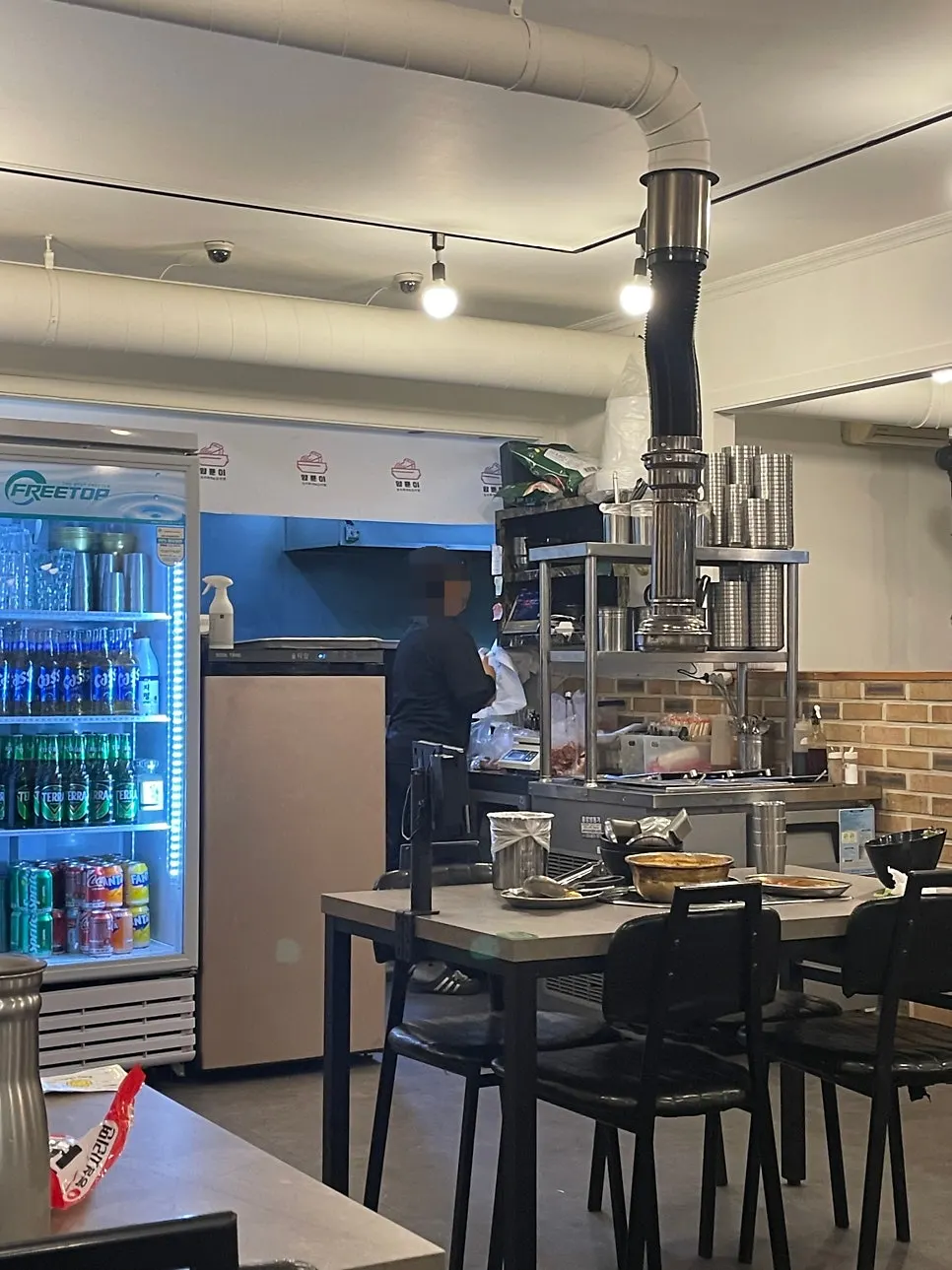 Storefront of Yangpuni Kimchi Jjigae & Samgyeopsal in Bansong-dong, Dongtan