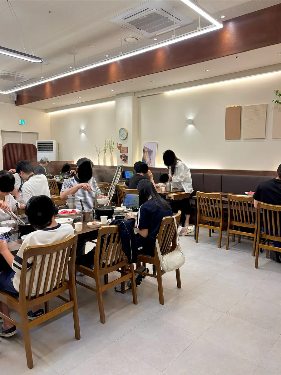 Entrance to Deungchon Shabu Kalguksu on the 2nd floor Green Zone of Gran Passage