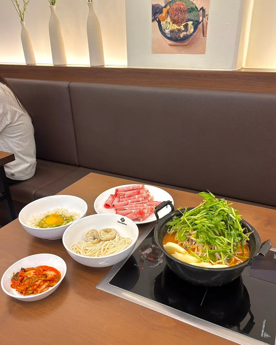 Spicy mushroom kalguksu set for two, table setting
