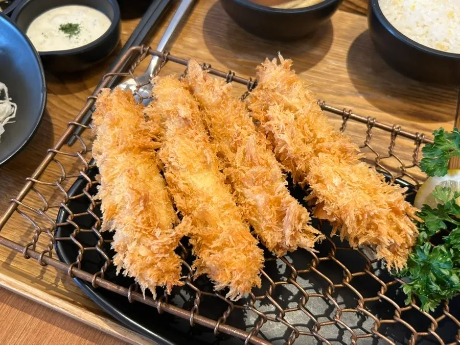 The ordered chicken cutlet