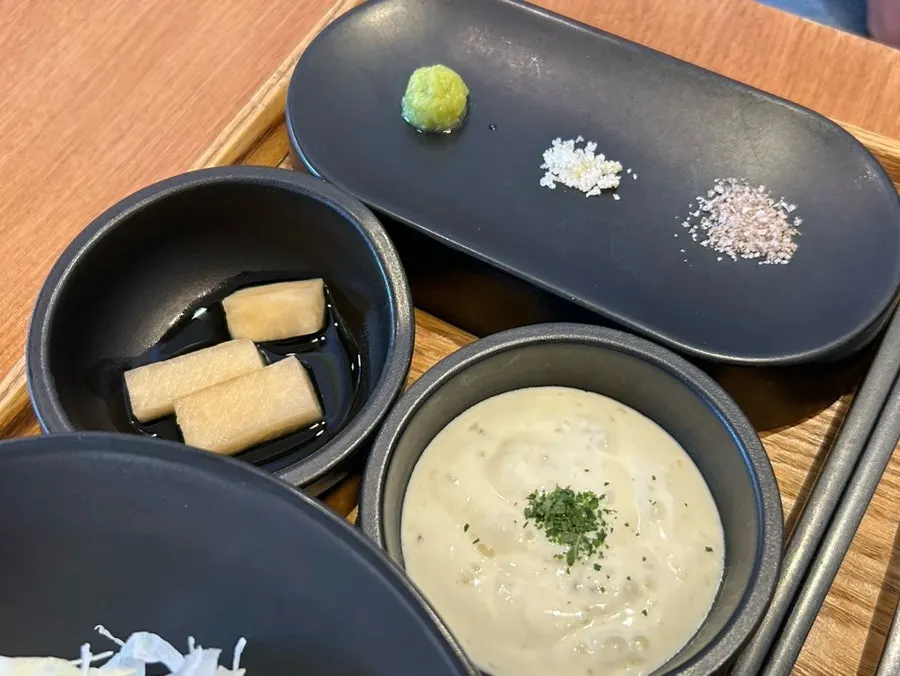 Chicken cutlet with tartar sauce