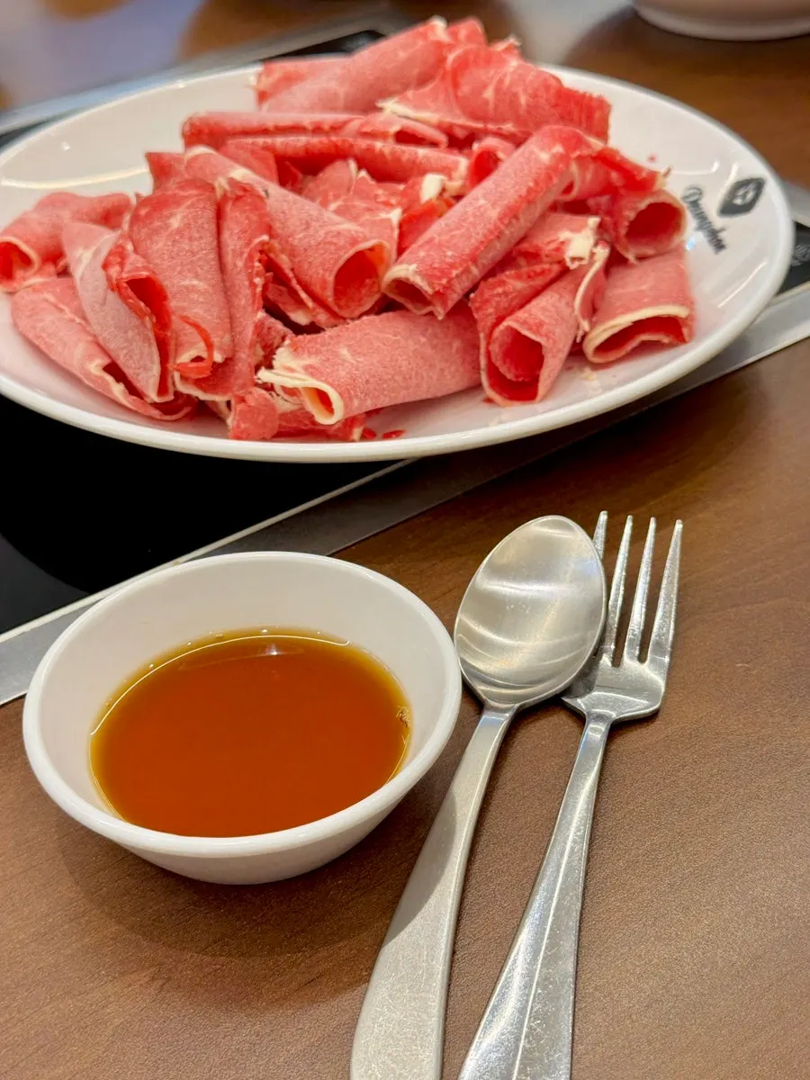Clear-broth shabu-shabu spread