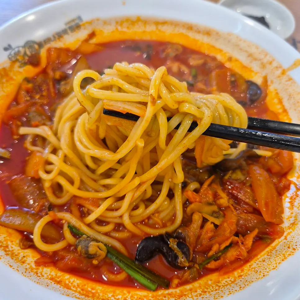Cockle jjamppong with rich broth