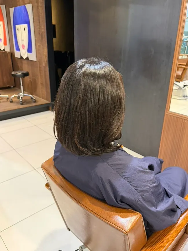 Back view of the natural bob C-curl