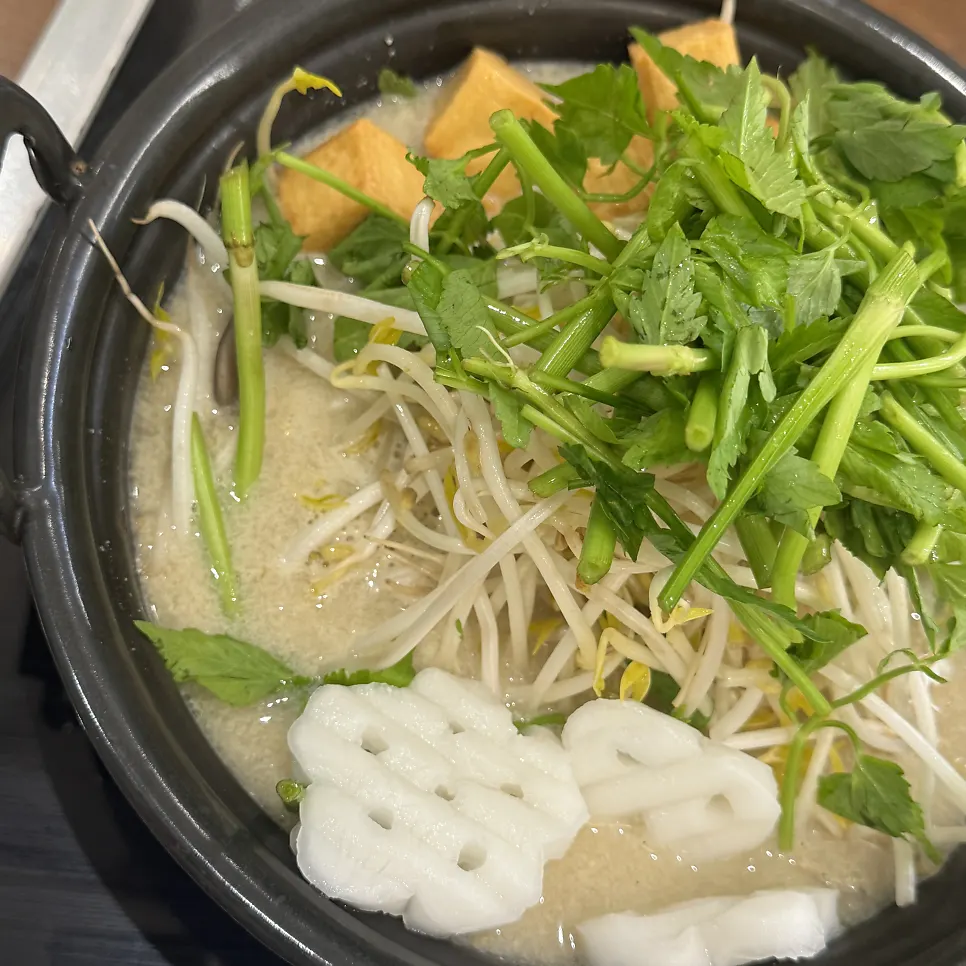 Perilla mushroom kalguksu for two, with shabu beef, minari and bean sprouts laid out
