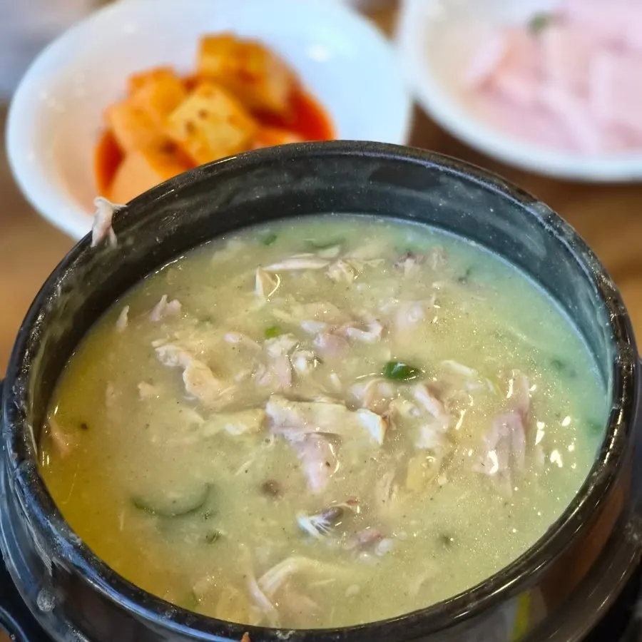 Finished samgyetang spread at Dream Samgyetang